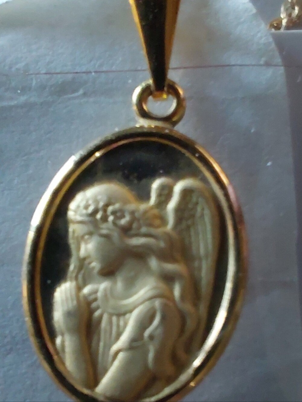 10k gold very fine chain necklace, oval pendant, NWT - Picture 5 of 5
